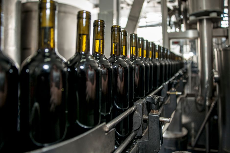 Panduan Lengkap Izin Usaha dan Lapor Pajak untuk Minuman Alkohol di Indonesia